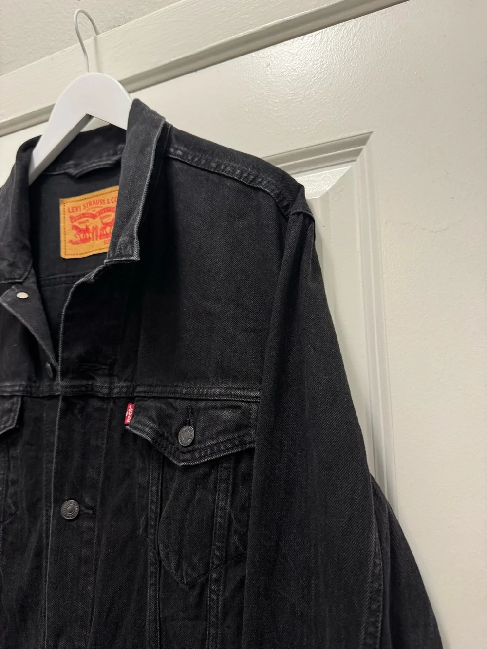 Levi’s Trucker Denim Black Jacket - Picture 3 of 11
